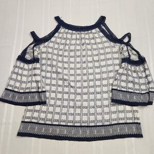 3/$25 Max Studio cold shoulder size Large top navy blue and white